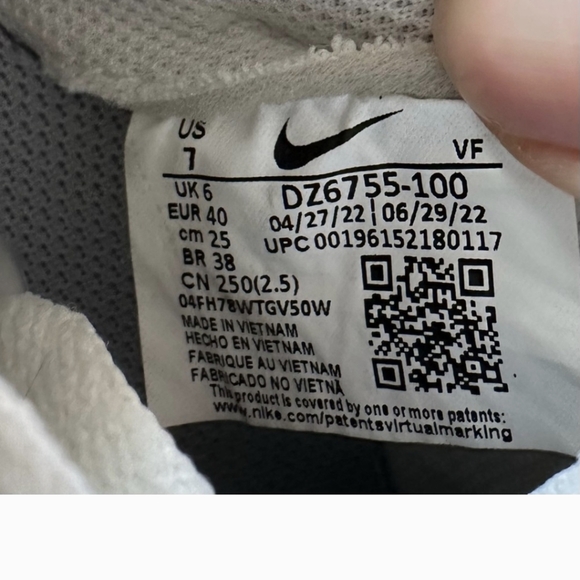 Nike Air Force 1, White Leather With Silver Accents, Men’s Size 7, Women’s 9 - Picture 9 of 9